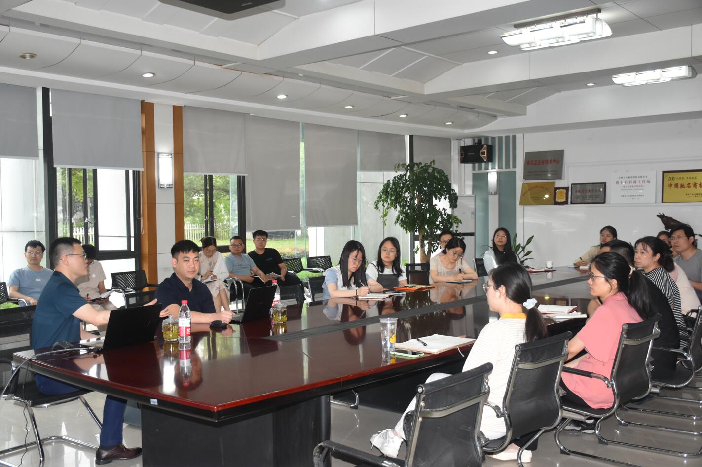 1716798453677882.jpg 1716798453677882.jpg